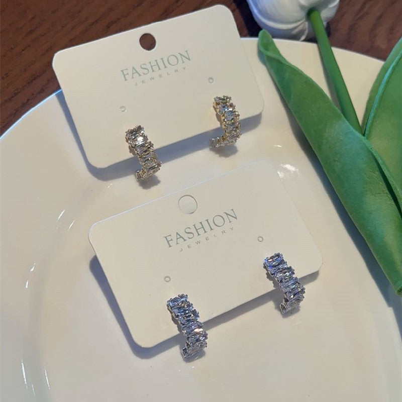 Women's Shaped Round Light Luxury Minority Dignified Sense Earrings