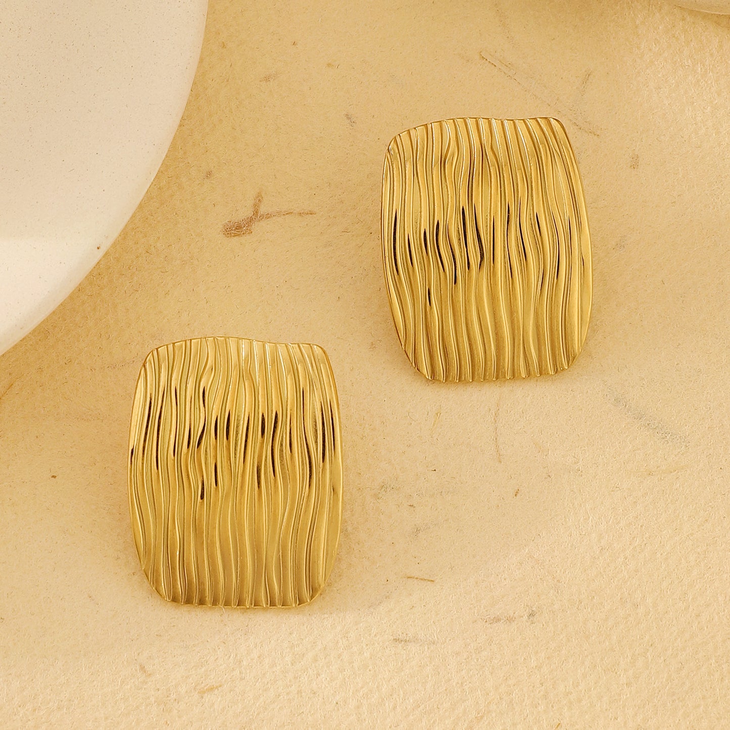 Oval Stainless Steel Personality Geometric Trend Peach Heart Earrings