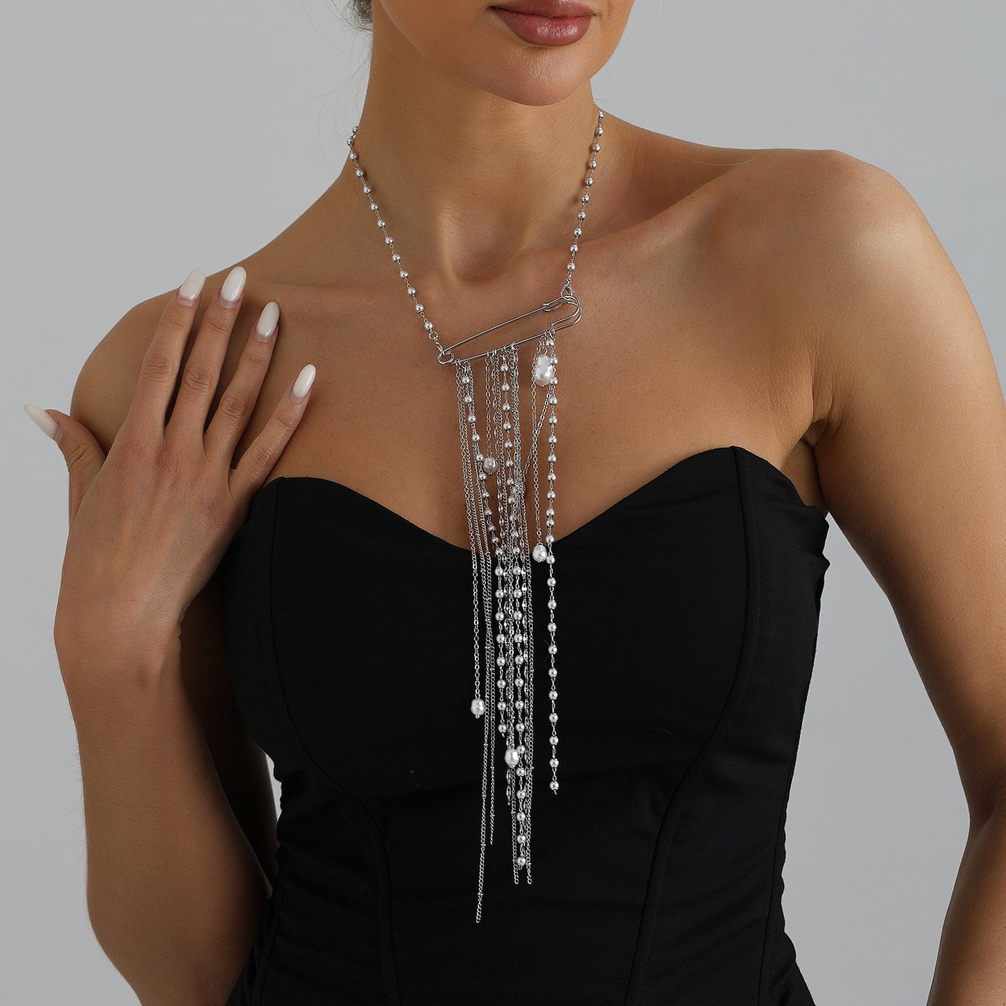 Style Pearl Tassel Brooch Female Hot Necklace