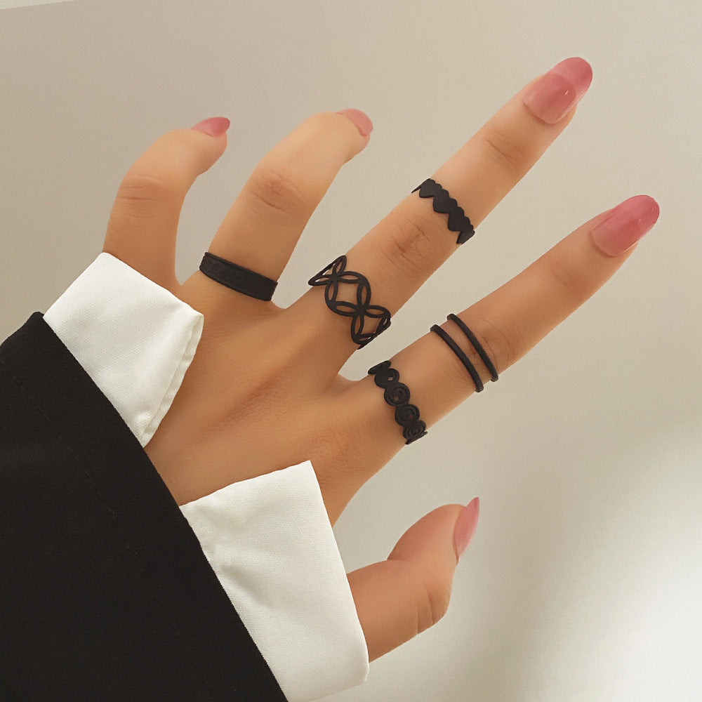 Creative Retro Hollow Butterfly Love Heart-shaped Rings