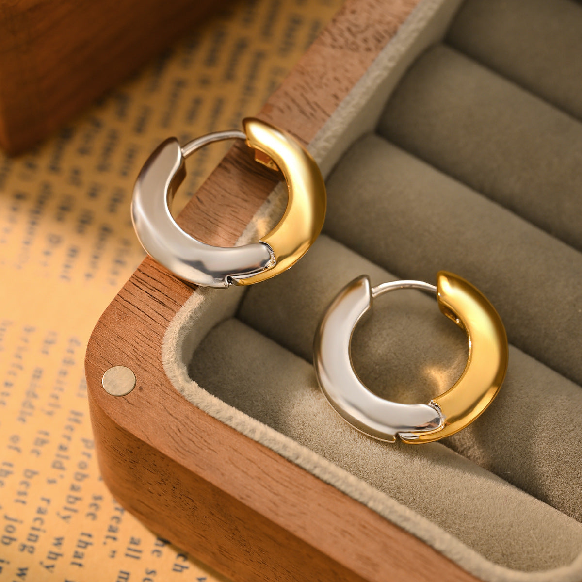 Women's Needle Round Irregular Vintage Metal High Earrings