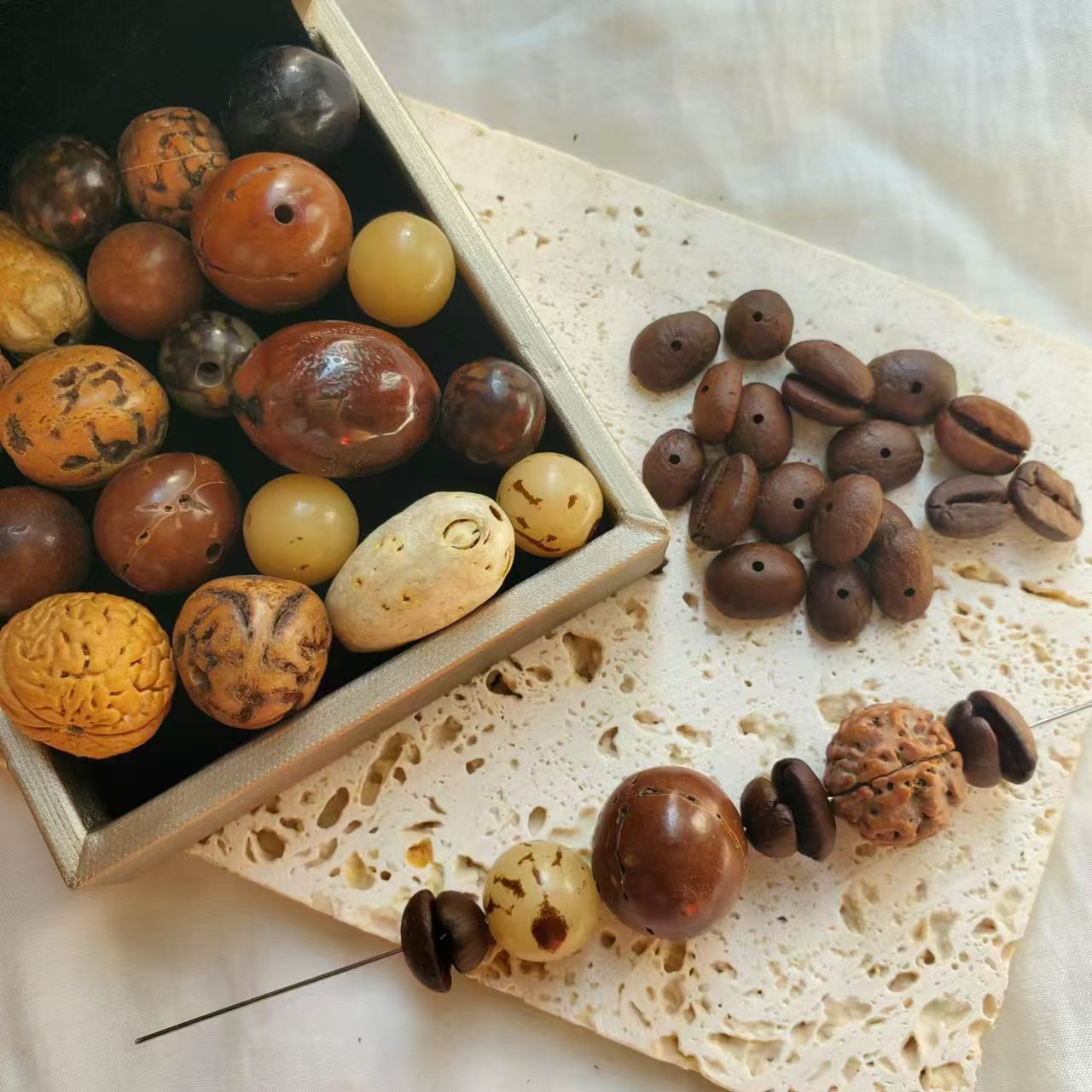 One Thousand Pieces Per Bottle Get Bracelets