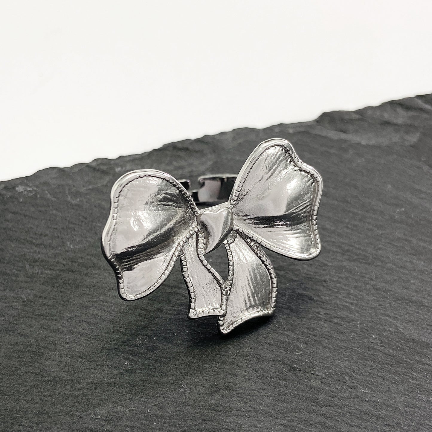 Women's Vintage Bow Love Heart-shaped High Sense Rings