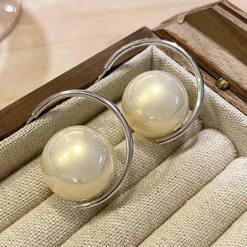 Simple Female Sier Light High-grade Small Ear Earrings