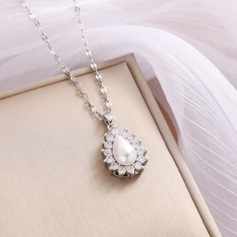 Titanium Steel Diamond Four-leaf Flower Female Necklaces