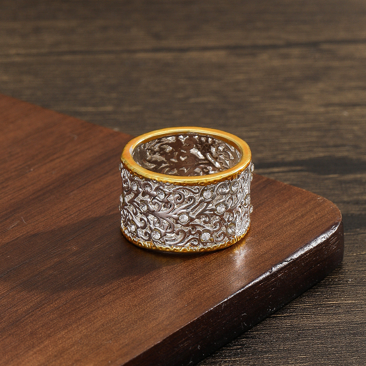 Women's Affordable Luxury Style Hollow Pattern Vintage Rings