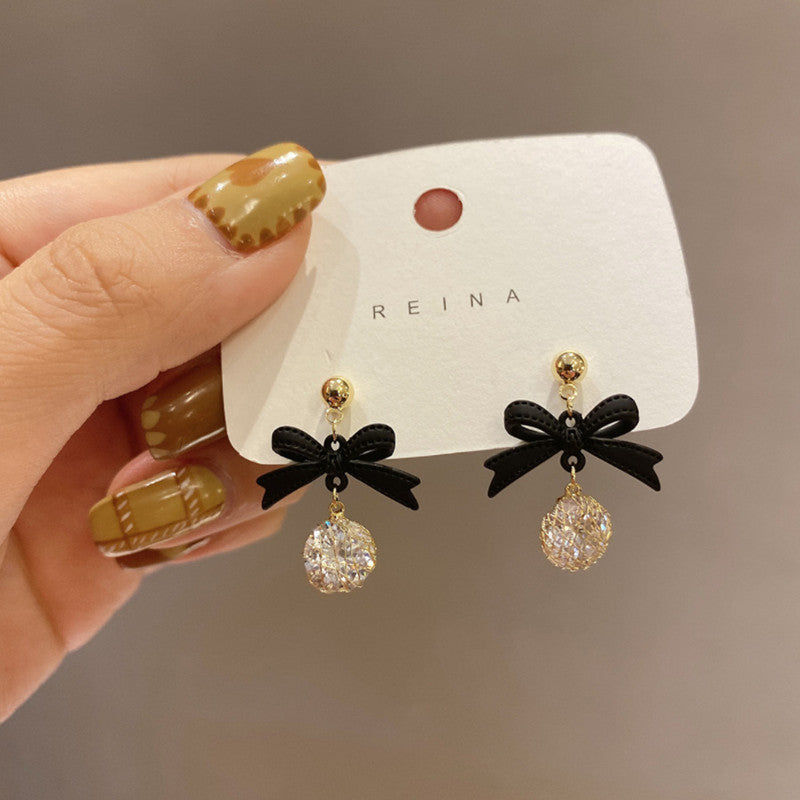 Pin High-grade Light Luxury Tide Small Earrings