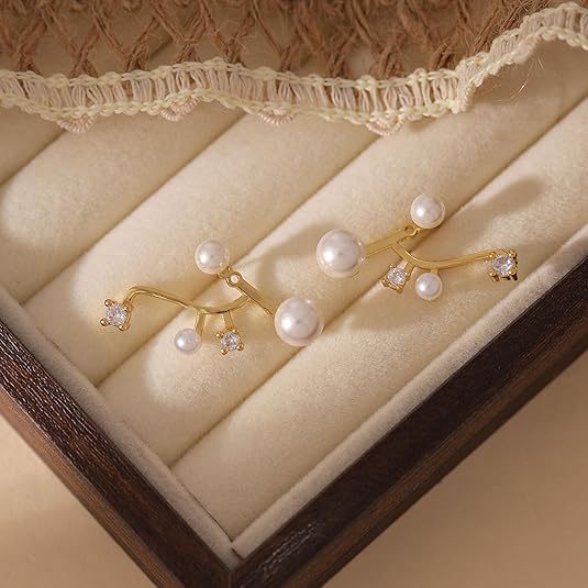 Women's Pin Pearl For Niche Design Light Luxury Temperament High-grade Sensitive Stud Earrings