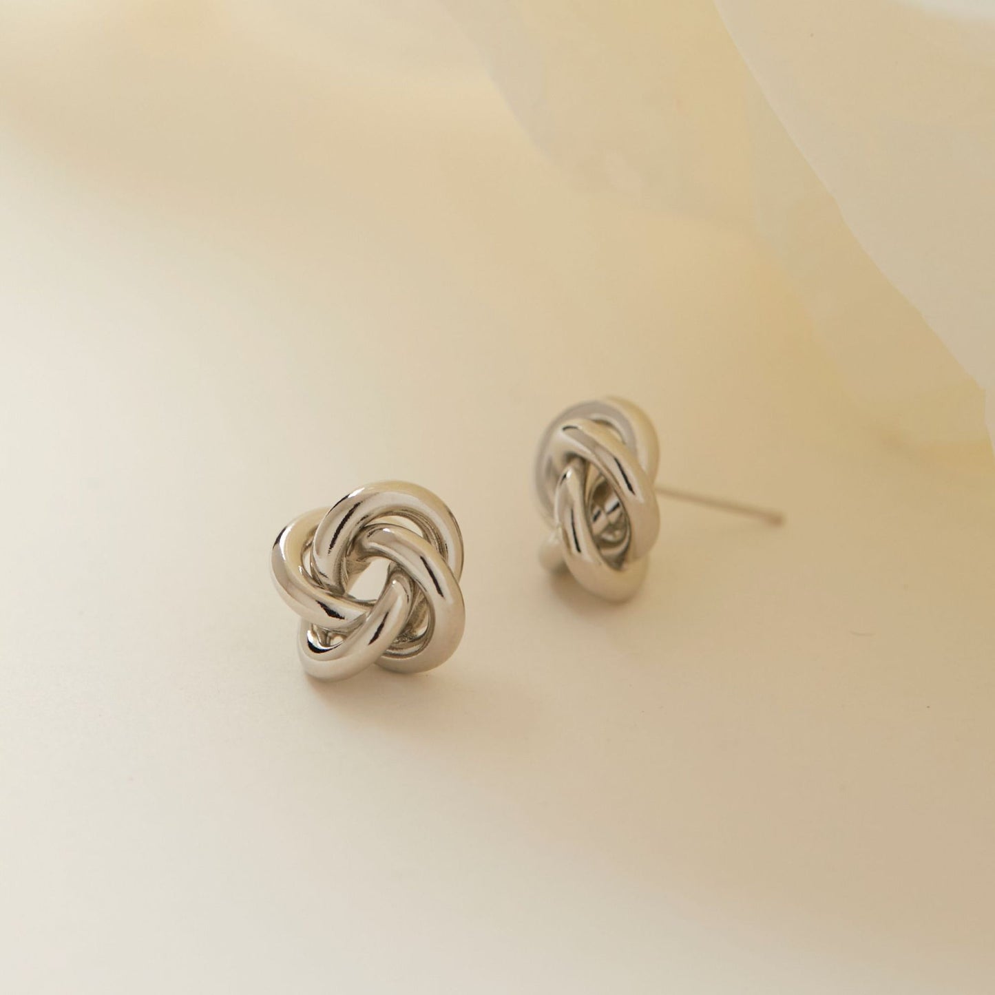 Winding Twist Simple Design Minority Hollow Earrings
