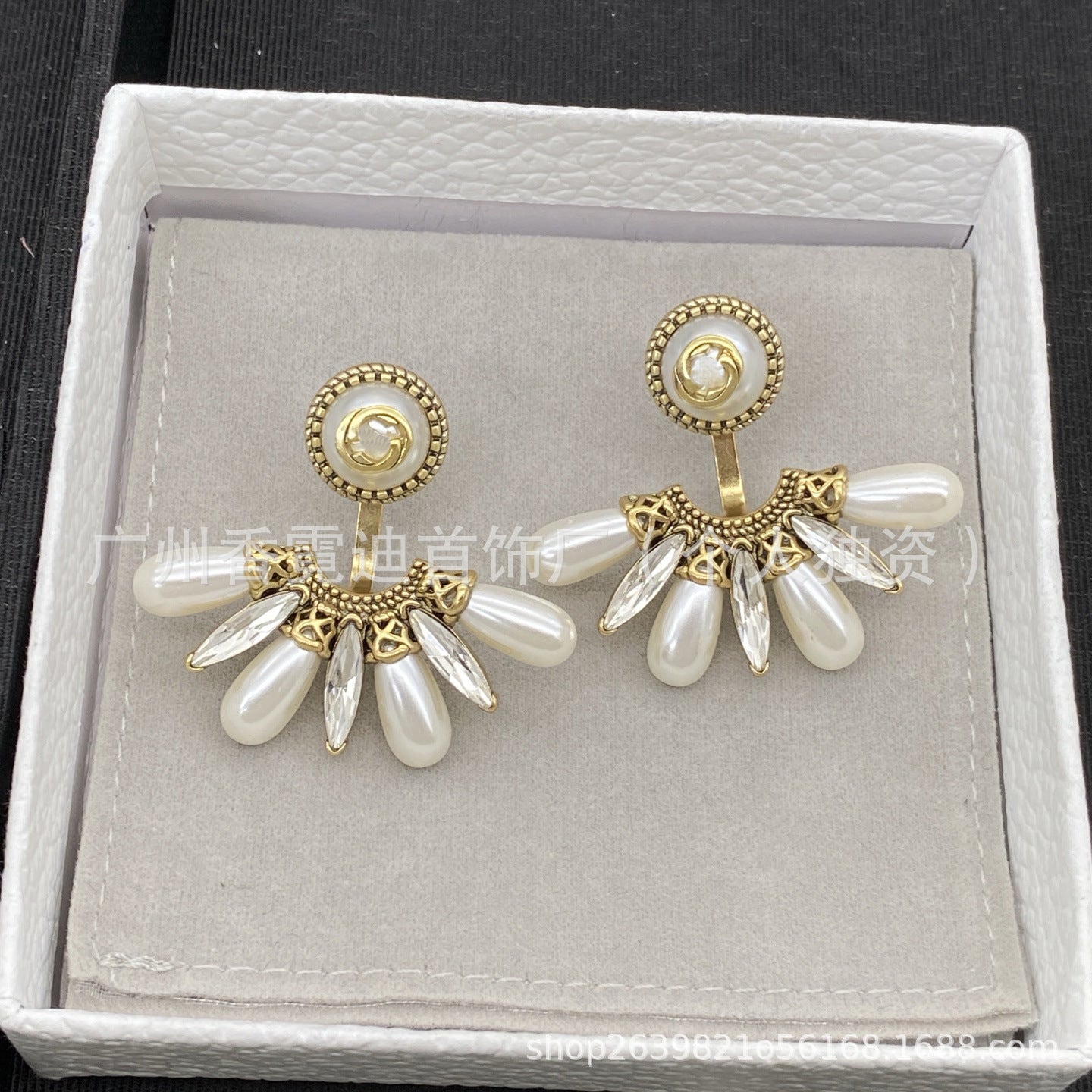 Pair Version With Logo Not Easy To Fade Ear Light Stud Earrings