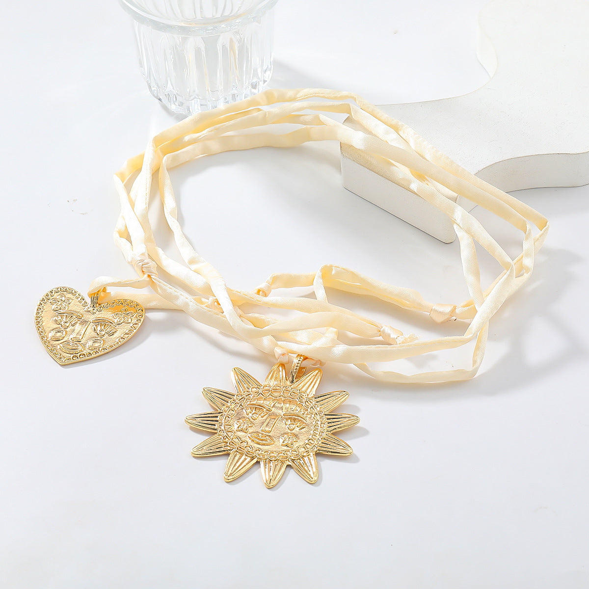 Trendy Simple Fashion Alloy Sunflower Heart Necklaces