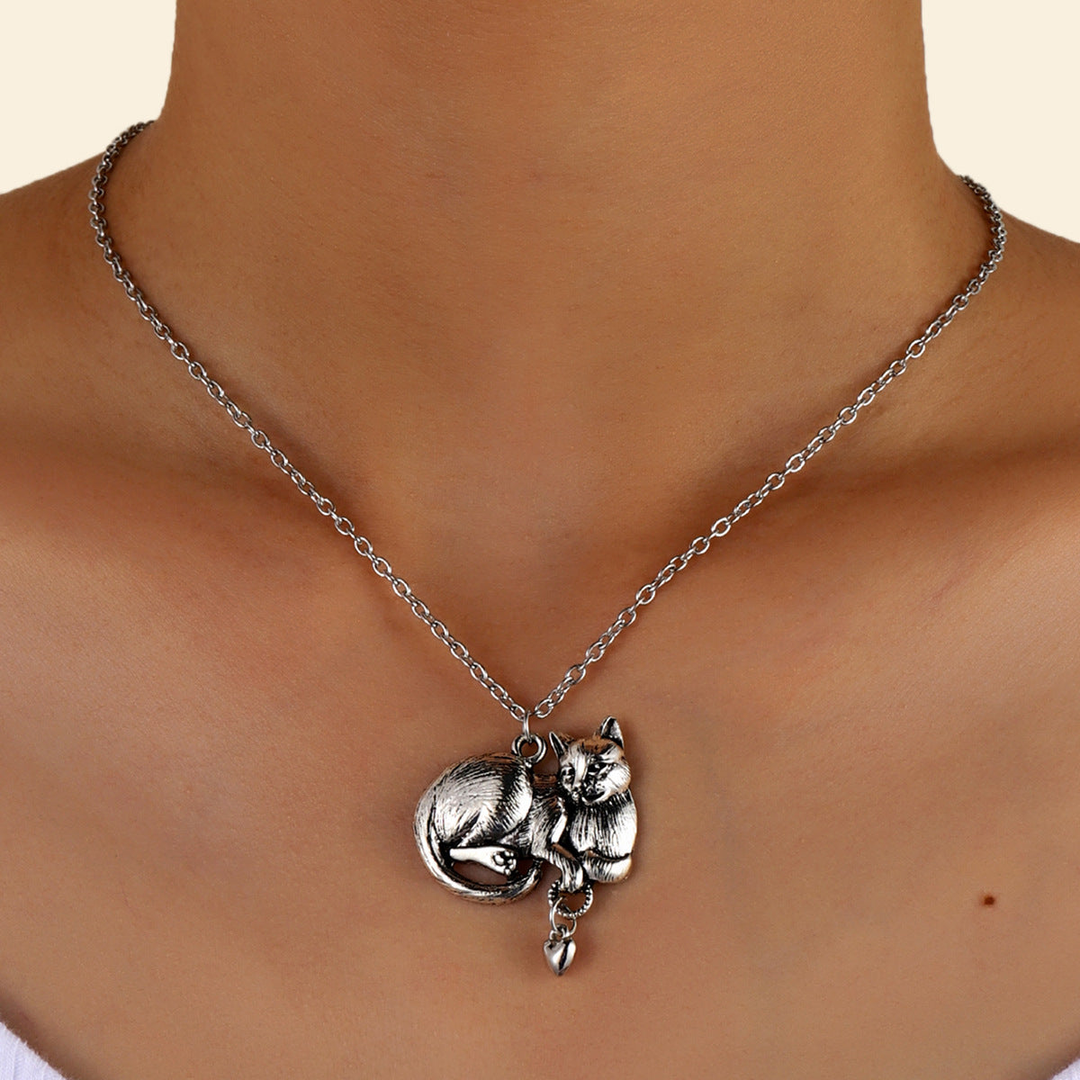 Women's Mysterious Animal Cat Personality Sweater Chain Necklaces