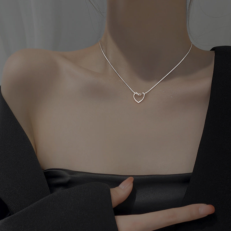 Women's Luxury Minority Hollow Heart Design Clavicle Chain Necklace
