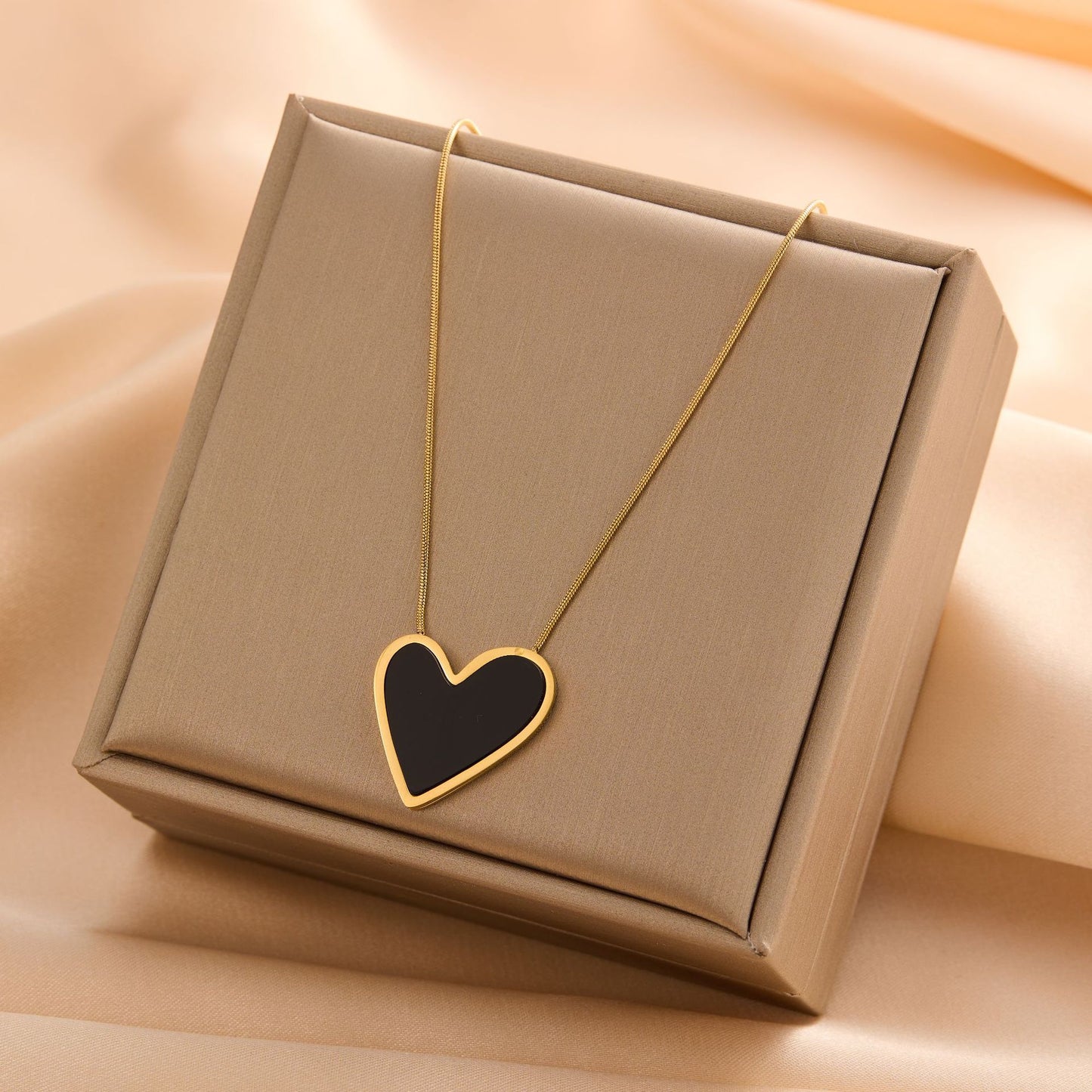 Women's Fading For Niche Design Versatile Personality Simplicity Style Necklaces