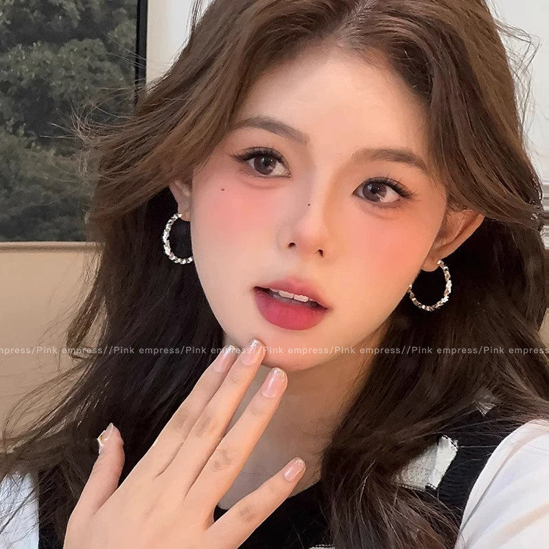 Yan Simple Sier Pigment Large Hoop Female Niche Design Earrings