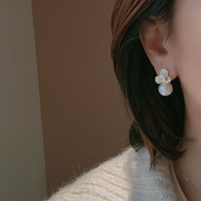 French Elegant Flower Pearl High Sense Earrings