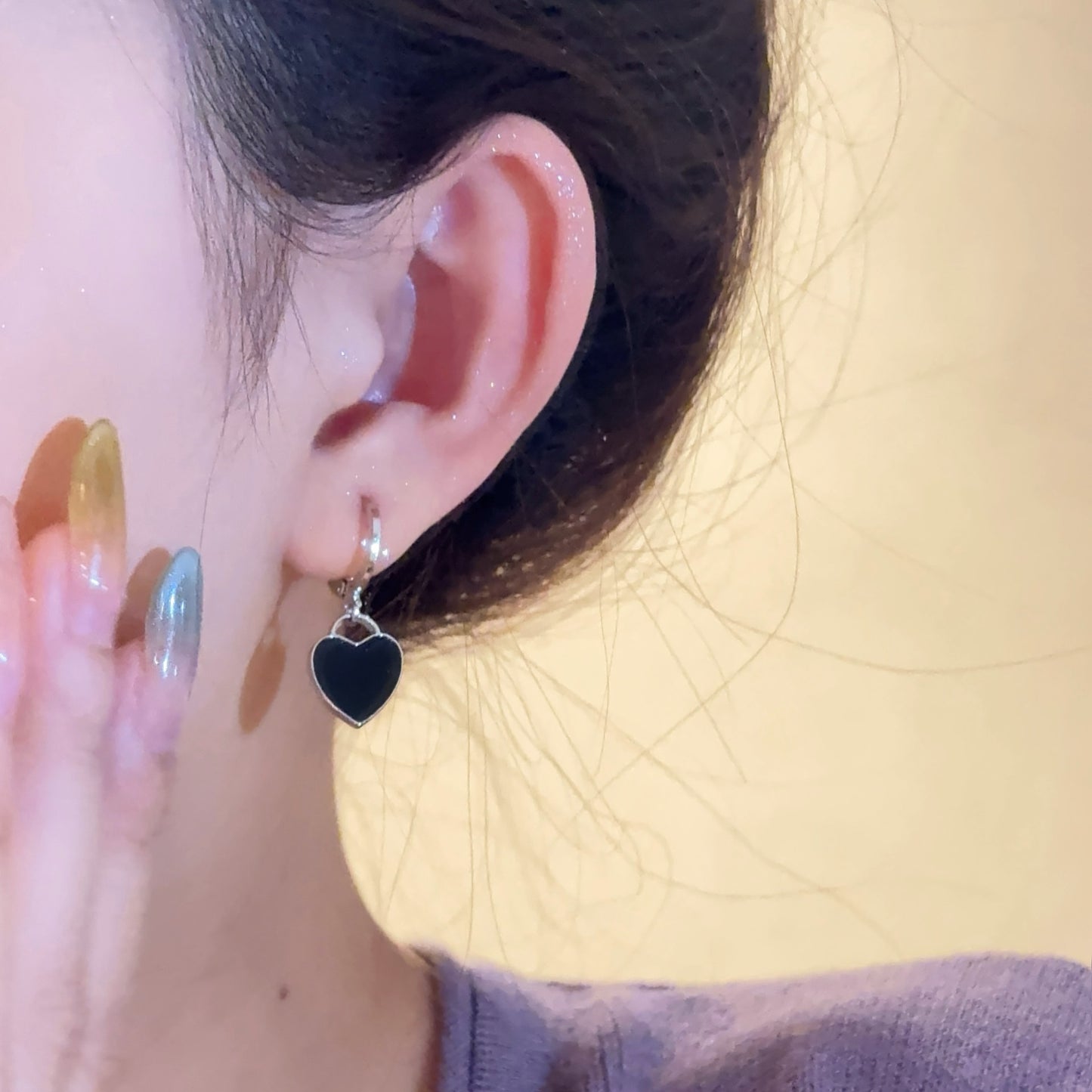 Women's High-grade Love Black Small Ear Clip Simple Wild Stud Earrings