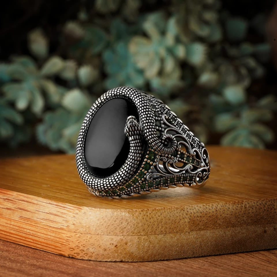 Men's Ornament Snakelike Winding Black Flat Gemstone Vintage Rings