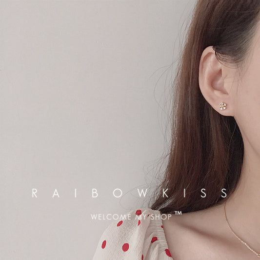 Round Face Slimming Minimalist Design Flower Earrings
