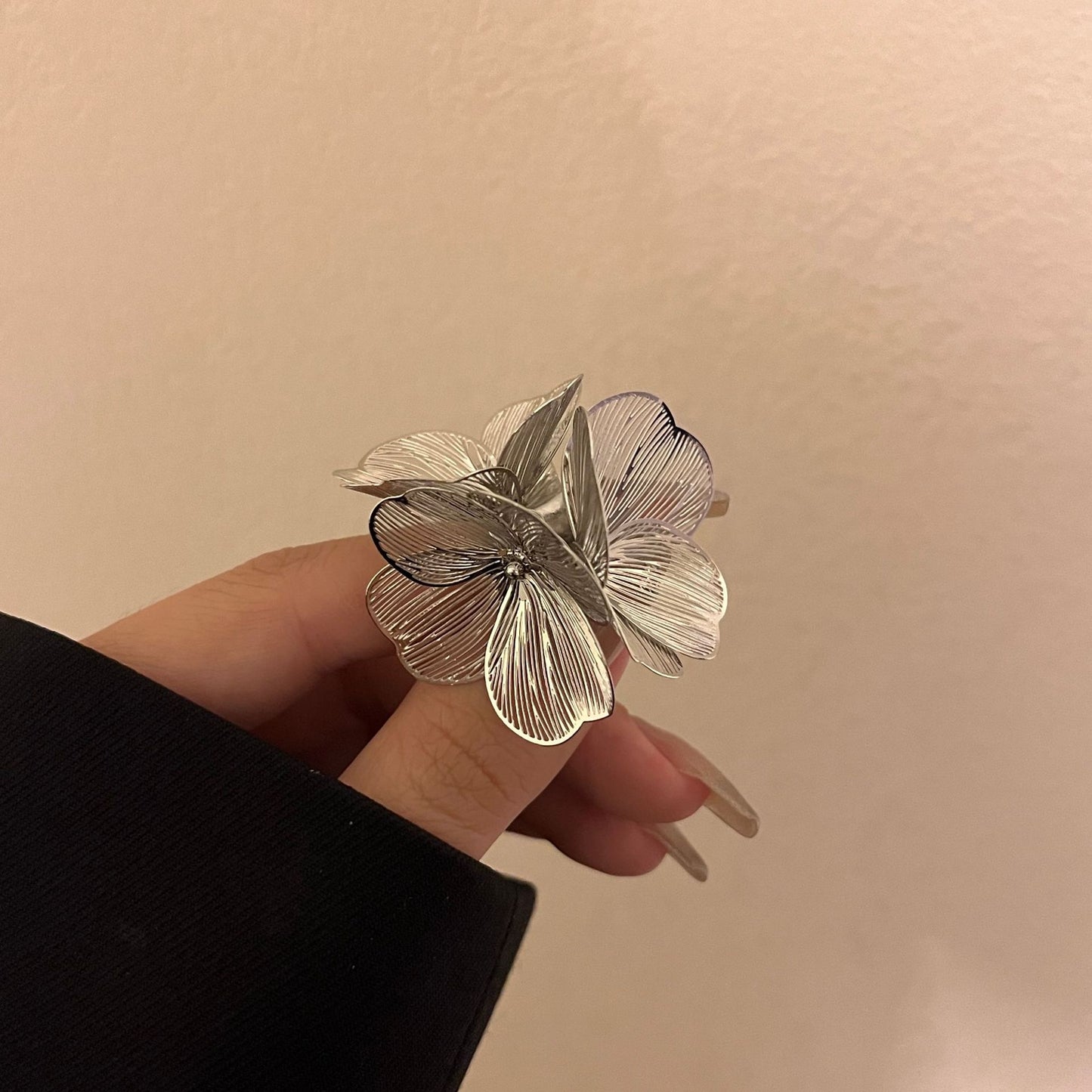 Pattern Flower Shiny Diamond Fashionable Metal Ring
