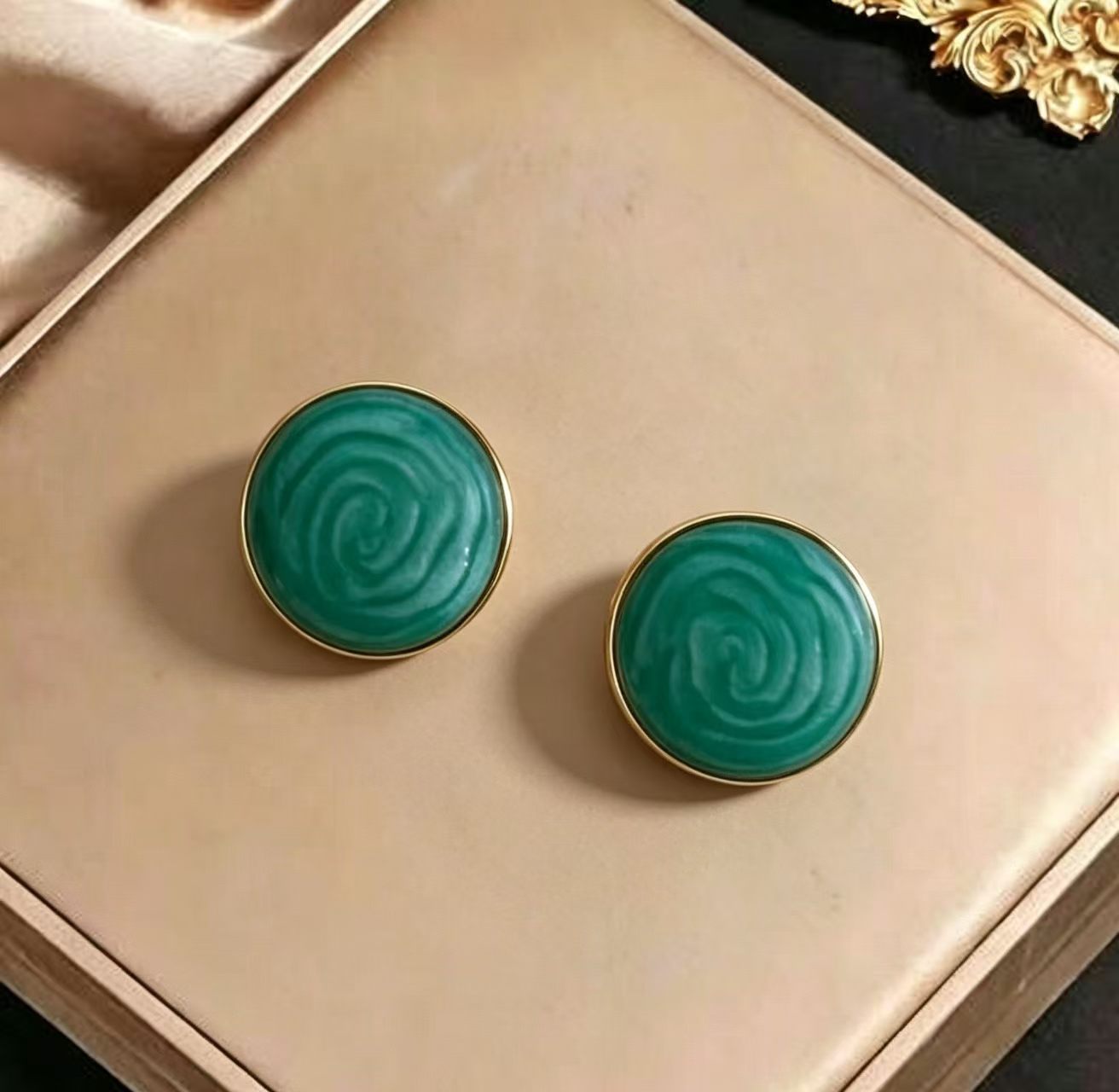 Women's Stainless Steel Oil Dripping Twisted Geometric Light Luxury High Stud Earrings