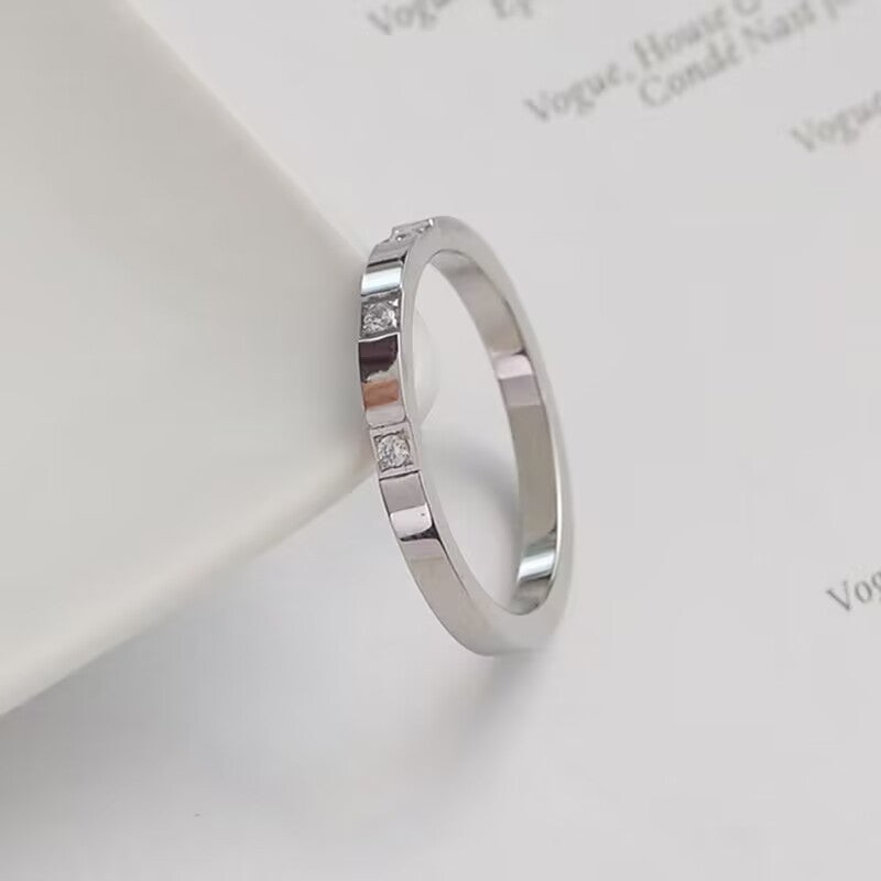 Retention Female Couple Three Diamond Forefinger Rings