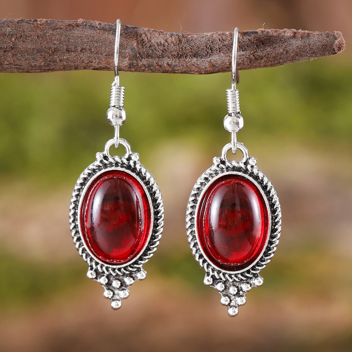 Retro Exquisite Embossed Inlaid Ruby Oval Earrings