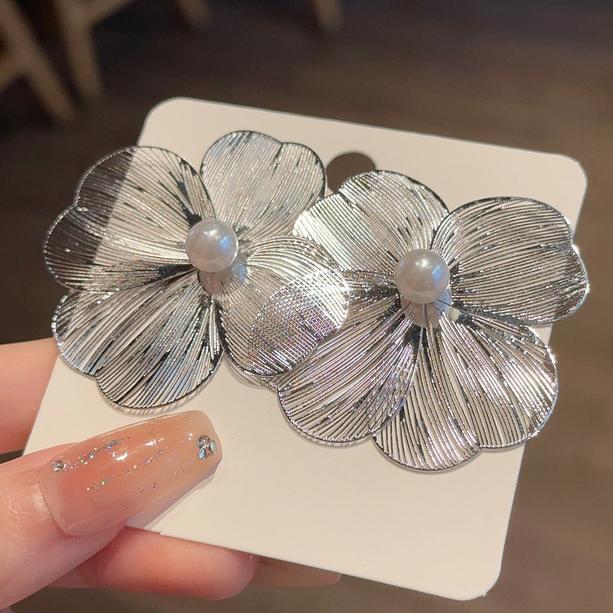 Simple Metal Flower Elegant Niche Temperament Earrings