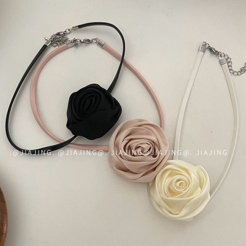 Women's Gentle Rose Super Fairy Retro Sweet Vacation Necklaces