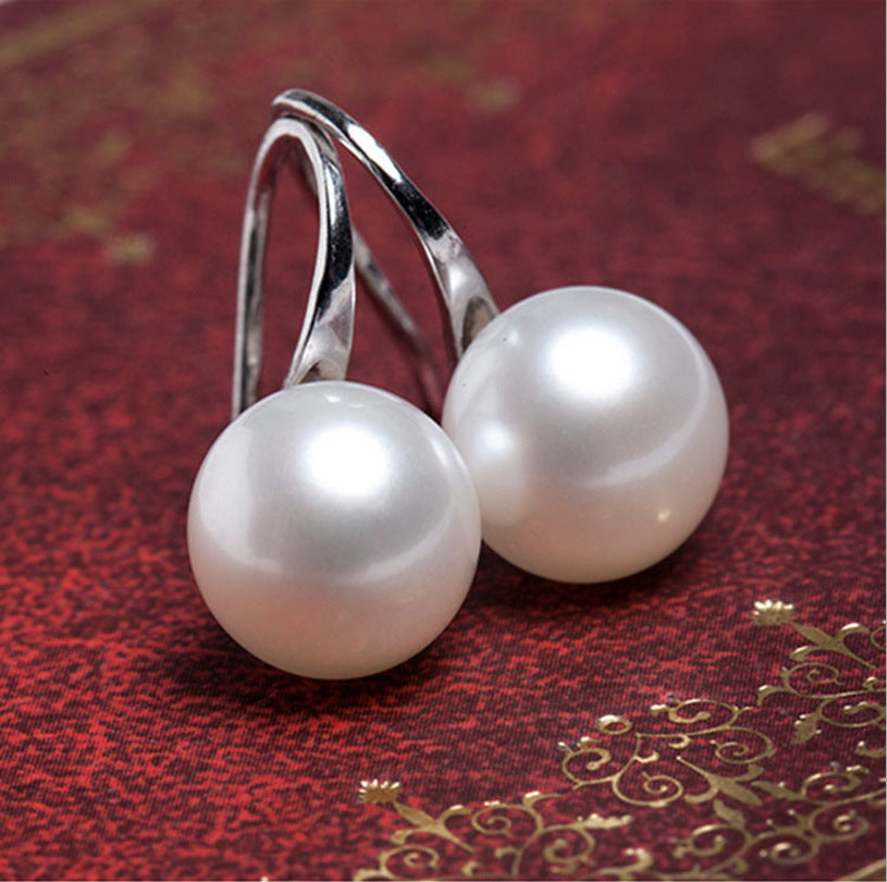 Fresh Simple Style Micro Inlaid Pearls Artificial Pearl Fashion Ladies Stud Earrings