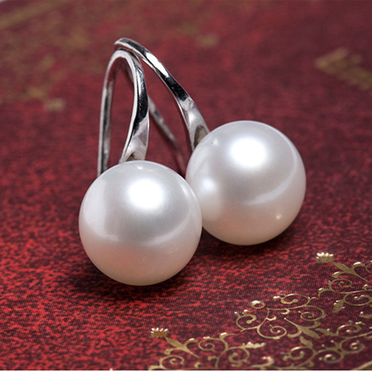 Fresh Simple Style Micro Inlaid Pearls Artificial Pearl Fashion Ladies Stud Earrings
