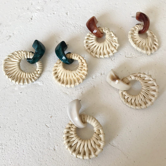 Pretty Resin Bamboo Rattan Straw Vintage Earrings
