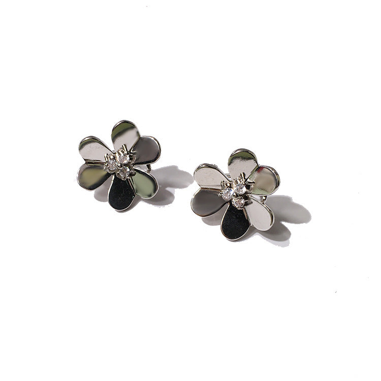 Women's Flower Ear Clip Summer Three-leaf Gold Stud Earrings