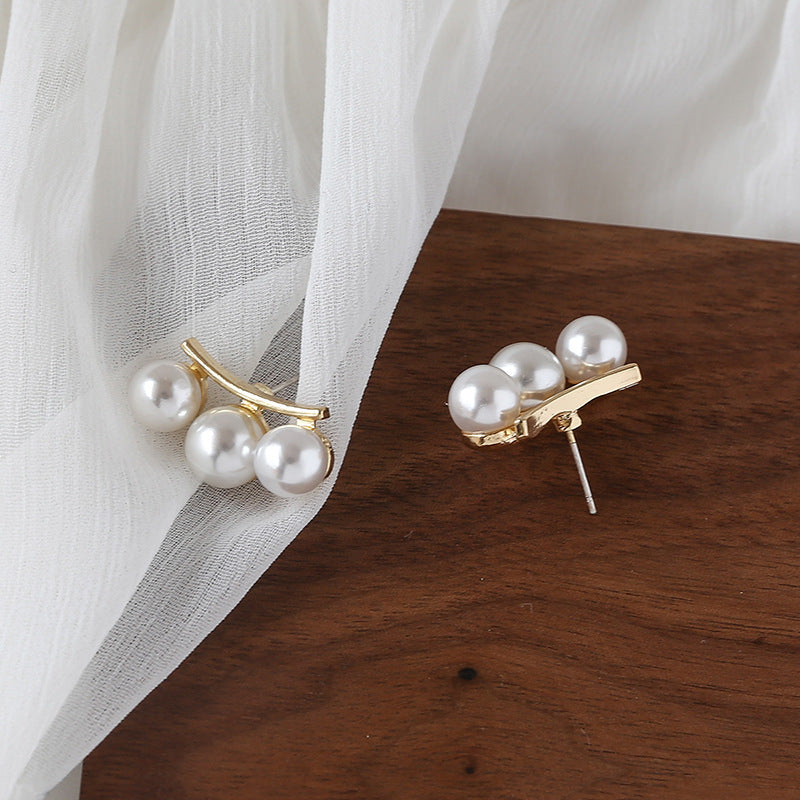Women's Temperamental Minority Design Simple Pearl Ear Clip Stud Earrings