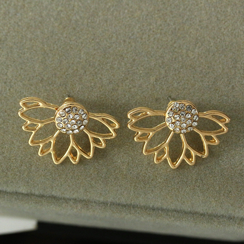 Personality Hollow Out Full-jeweled Retro Affordable Luxury Simple Stud Earrings