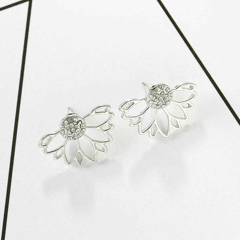 Personality Hollow Out Full-jeweled Retro Affordable Luxury Simple Stud Earrings