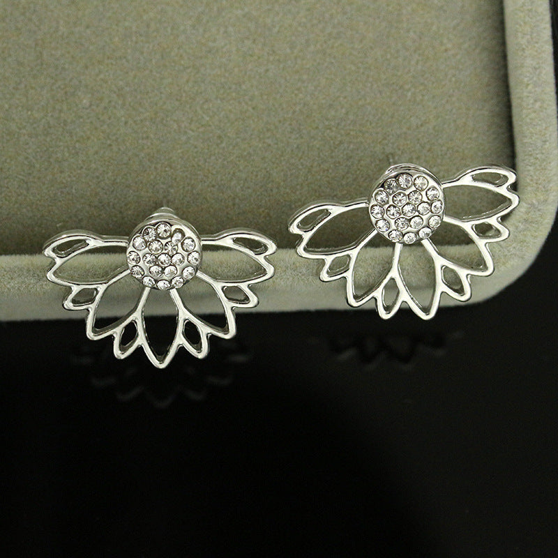 Personality Hollow Out Full-jeweled Retro Affordable Luxury Simple Stud Earrings