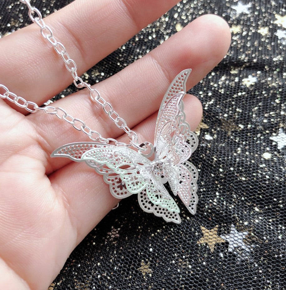Hollow Pointed Butterfly With Chain Diamond Flying Necklace