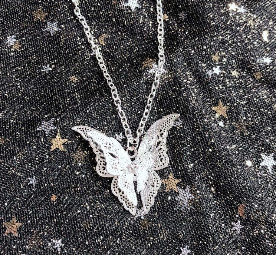 Hollow Pointed Butterfly With Chain Diamond Flying Necklace