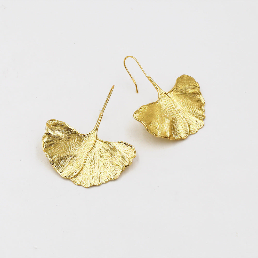 Retro Creative Alloy Ginkgo Leaf Exaggerated Ear Hook