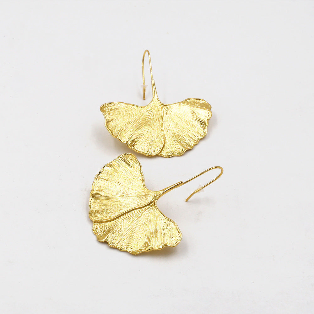 Retro Creative Alloy Ginkgo Leaf Exaggerated Ear Hook