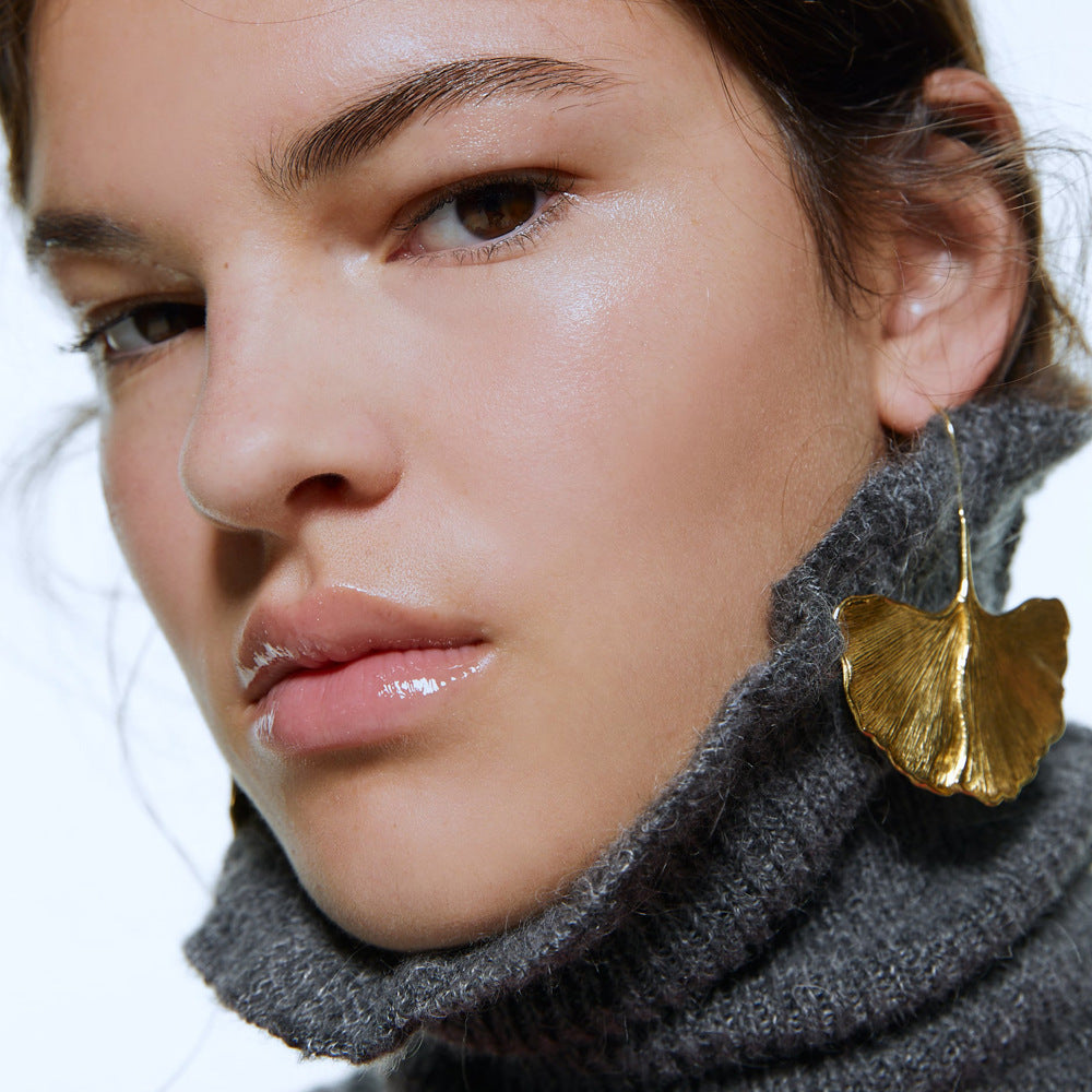 Retro Creative Alloy Ginkgo Leaf Exaggerated Ear Hook