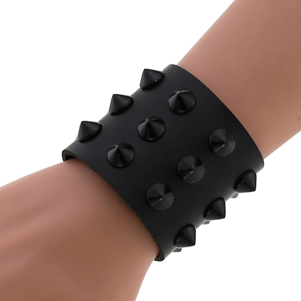 Exaggerated Black Tapered Pointed Rivet Three-row Leather Bracelets