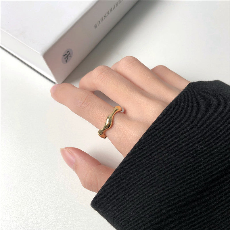 Women's Retro Wave Simple Graceful Index Finger Rings