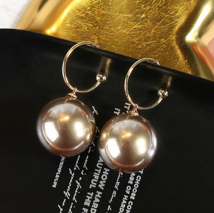 Women's Temperament Wild Type Ear Eardrop Fashionable Earrings