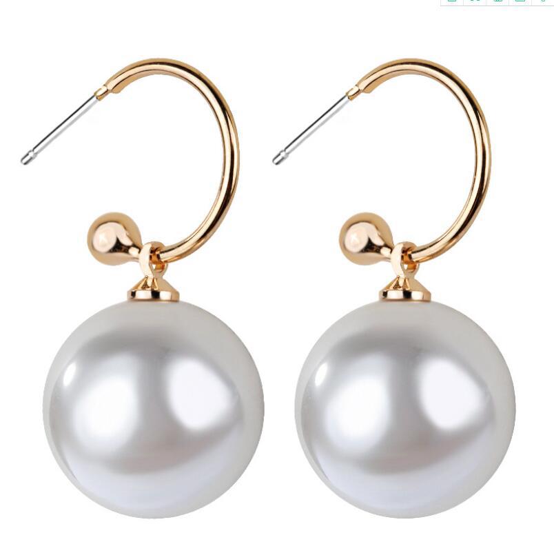 Women's Temperament Wild Type Ear Eardrop Fashionable Earrings
