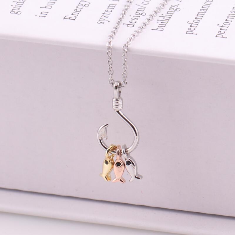 Women's Gold Three Small Fish Short Niche Bag Clavicle Necklace
