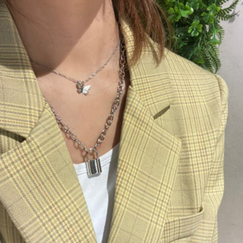 Women's Style Simple Metal Butterfly Tassel Clavicle Necklace