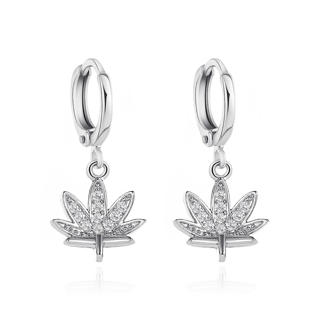 Women's Diamond Maple Leaf For Graceful Personality Design Earrings