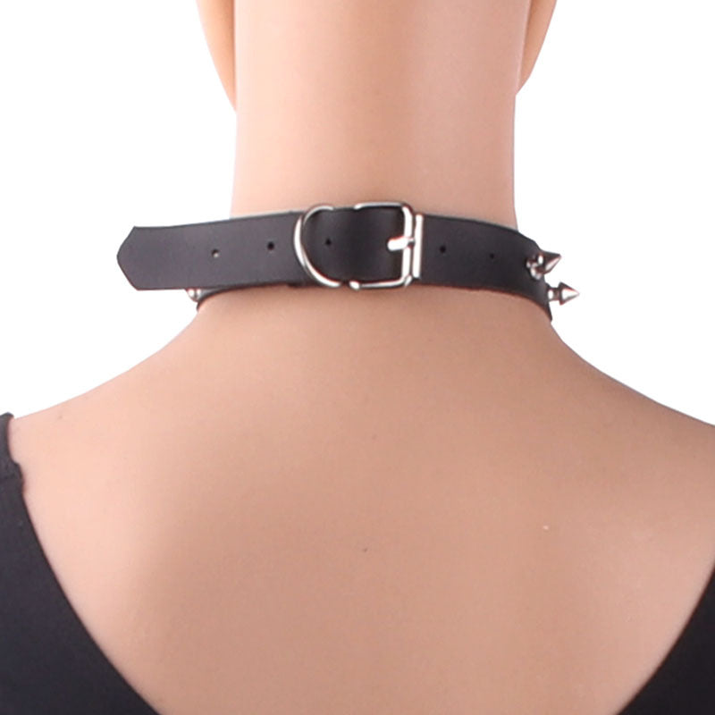 Personality Leather Punk Clavicle Chain Alloy Pointed Collar